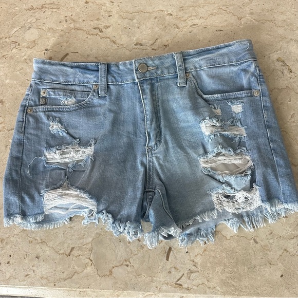 Just USA distressed denim jean shorts - Picture 2 of 8